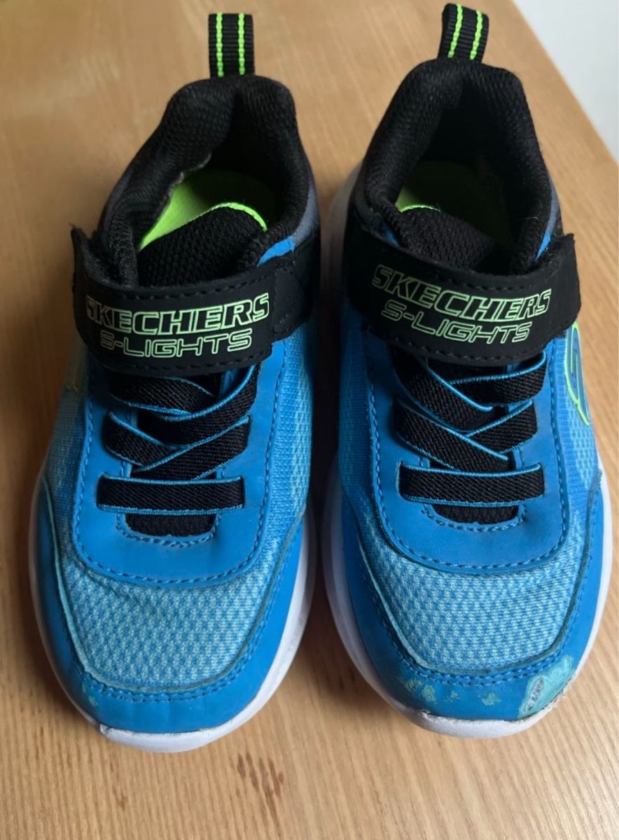 Skechers Schuhe für Jungen: Coole Skechers E-Lights Kinderschuhe, Grösse 25 – Gebraucht aus Kaisten von saleforfun