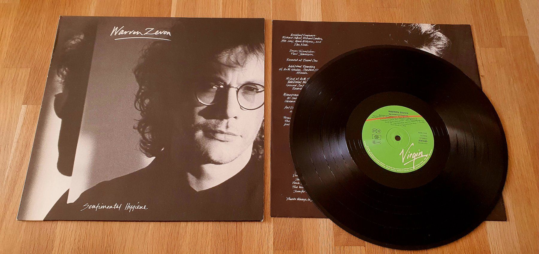 Dischi in vinile: WARREN ZEVON, Sentimental Hygiene, LP, MINT! – Nuovo (secondo la descrizione) da Kreuzlingen venduto da Cdschlumpf