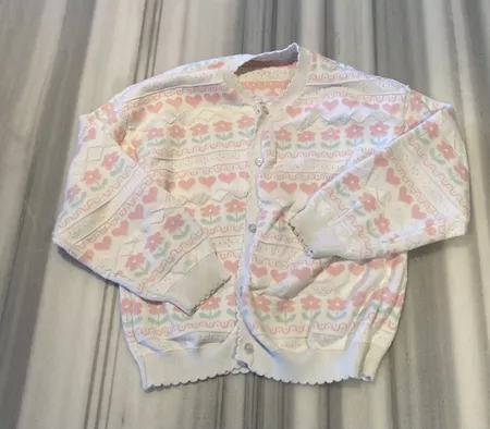 ab 1.- Strickjacke mit Blumenmuster, Gr.134