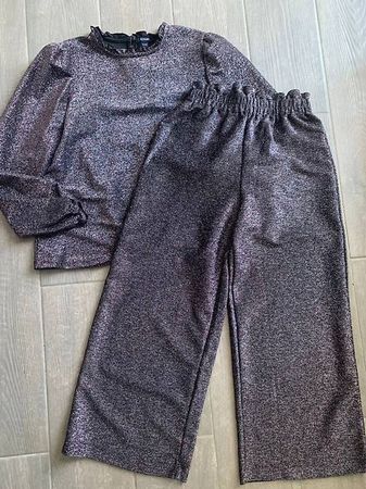 Ensemble pailleté taille 10 ans 146/152