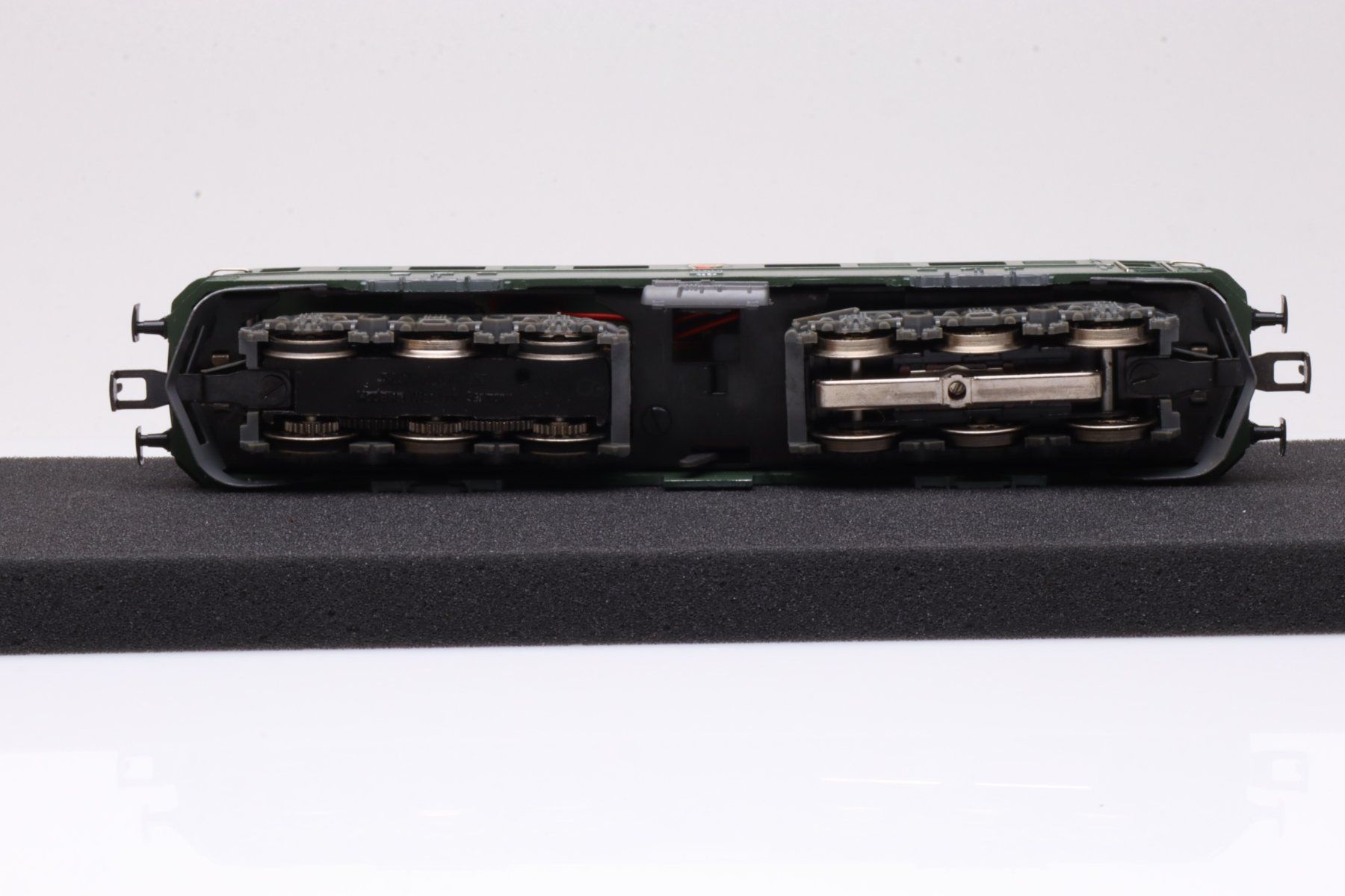 Märklin Modellini di ferrovie: Märklin SBB Ae 6/6 AC, H0 – Usato da Ried (Muotathal) venduto da Modellbahn.swiss 3