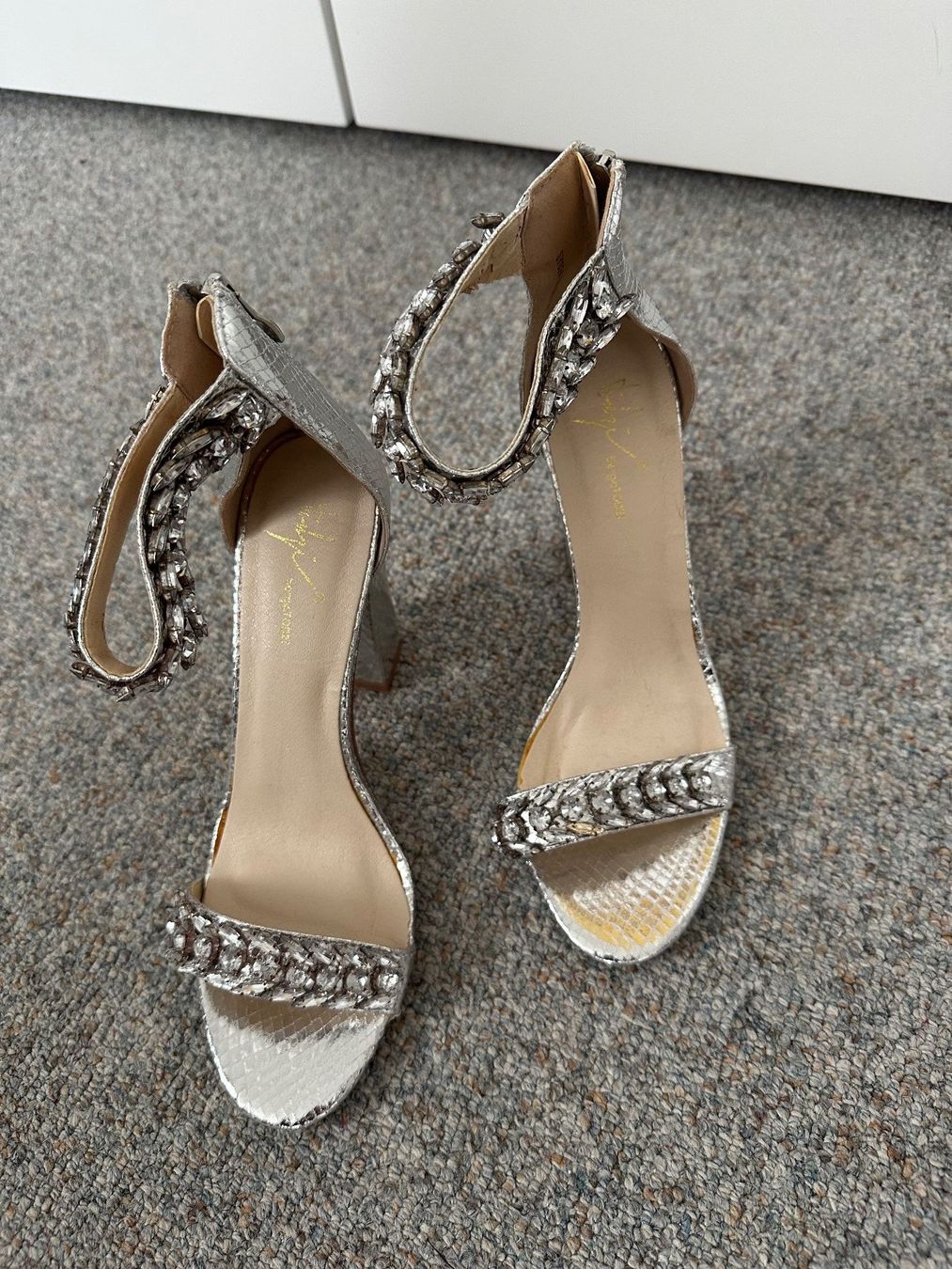 Damenschuhe: Damen Pumps von Sergio Todds Grösse 39 – Gebraucht aus Wagenhausen von vintagesecondhand