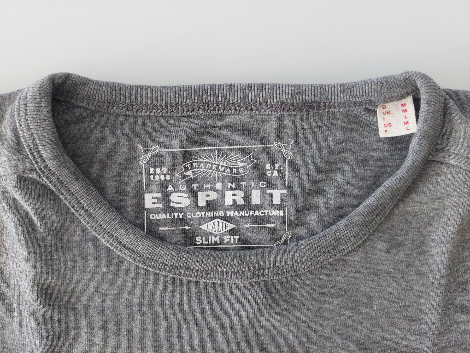 Esprit T-shirt: T-shirt Esprit – Usato da Signy venduto da oli_sn9g 1