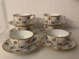 6 tasses et sous-tasses a espresso en  porcelaine  KPM