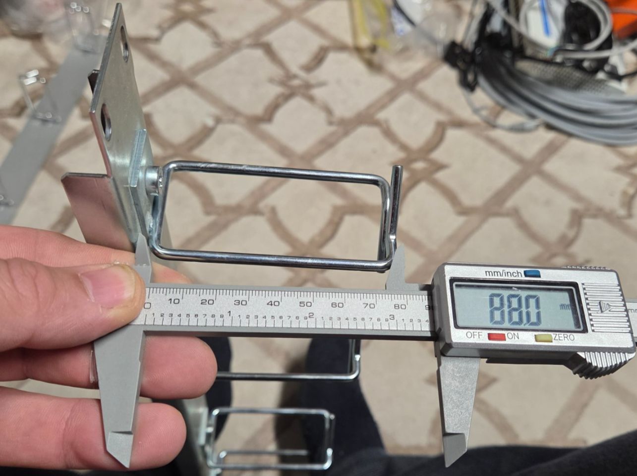 Racks & Cavalletti: Kabelführung 19" Rangierpanel Kabelführungspanel 90mm – Usato da Zürich venduto da Alibaba1234 2