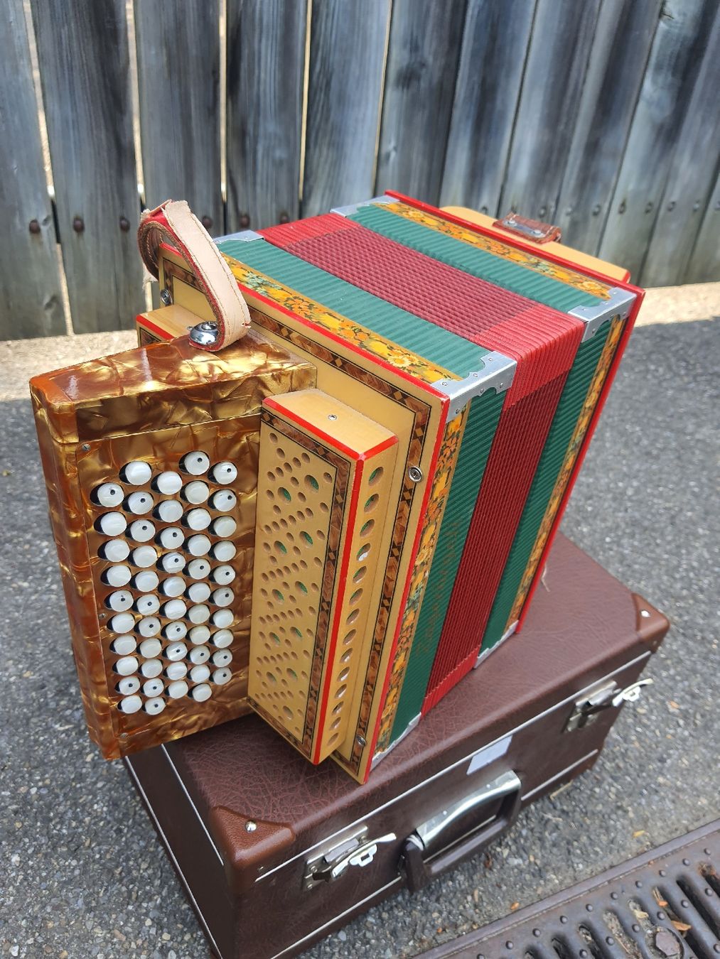 Strumenti musicali: zugerorgeli chromatique B griff  – Usato da Pont-de-la-Morge venduto da Mirabelle0 9