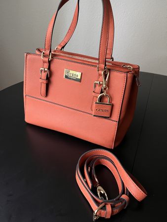 Guess Tasche mit Schultergurt