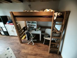 Hochbett aus Holz