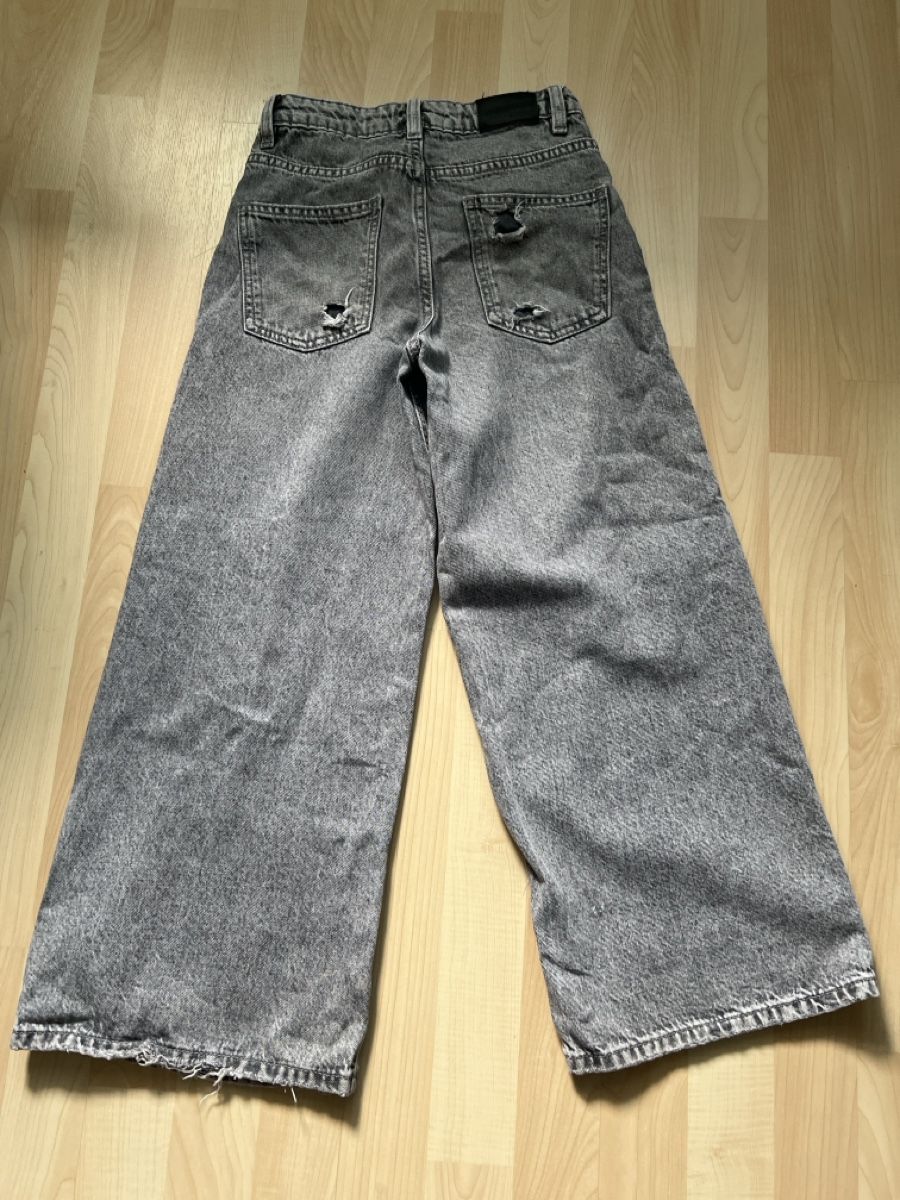 Pantaloni: Jeans Weit Bein Grau Grösse 134 cm RESERVED – Usato da Villmergen venduto da KIWI7983 1
