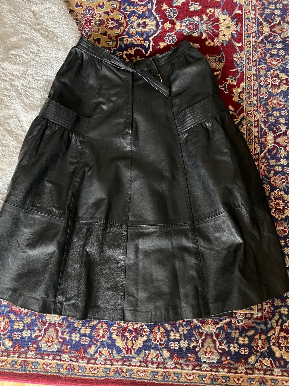 Gonne: Vintage Lederrock Schwarz mit Gürtel – Usato da Zürich venduto da agotka 1
