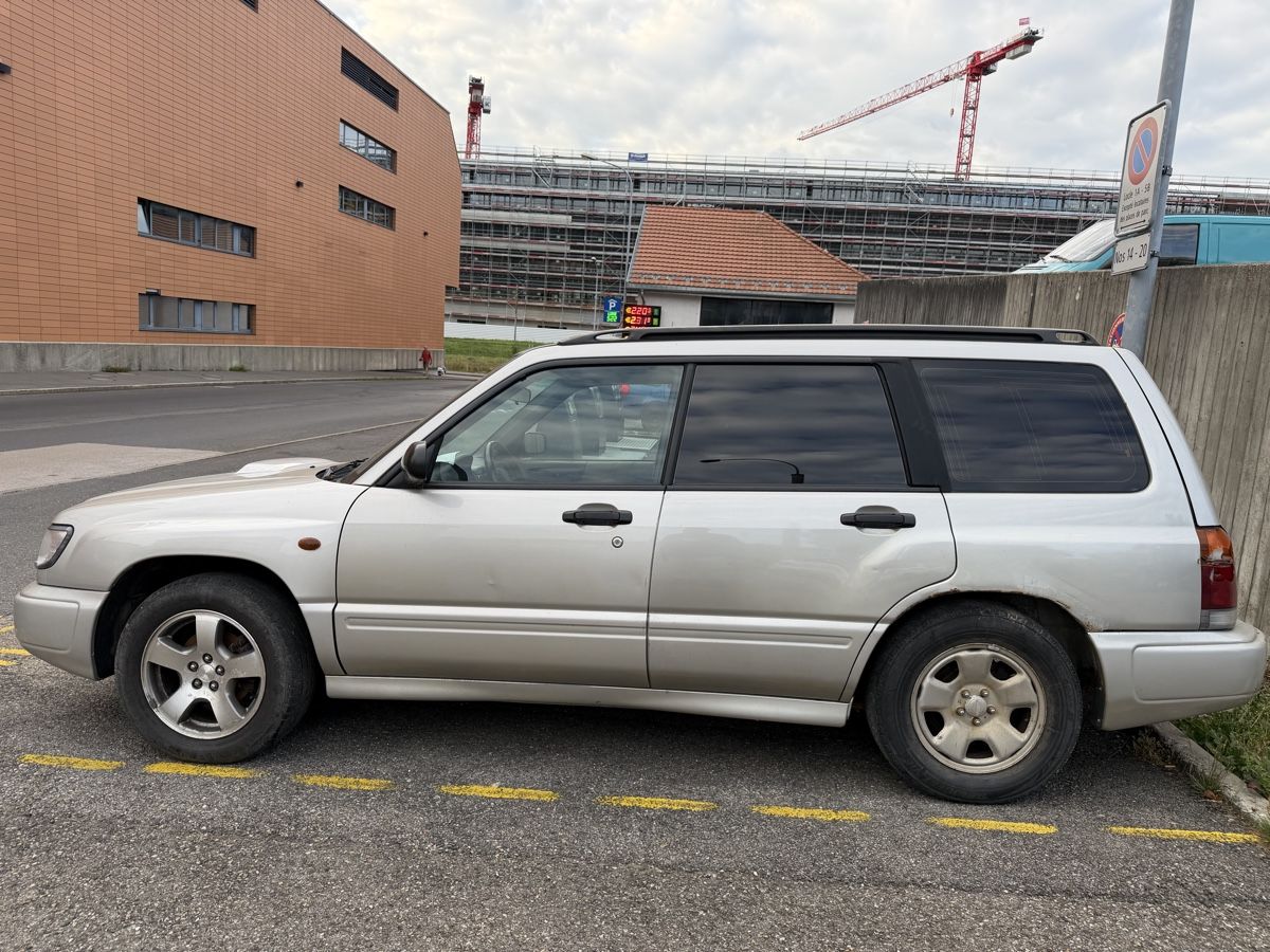 Subaru Automobili: Subaru Forester 2. 0T 4WD – Usato da La Chaux-de-Fonds venduto da Transportchezmax 1