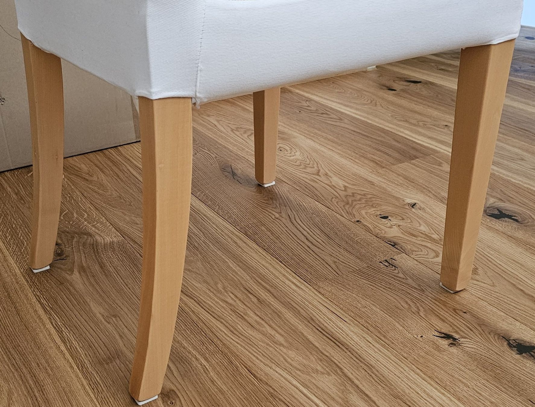 Chaises: Ess- oder Wohnzimmerstuhl Stoffüberzug weiss, waschbar – D'occasion à Giswil par Kubauz 3