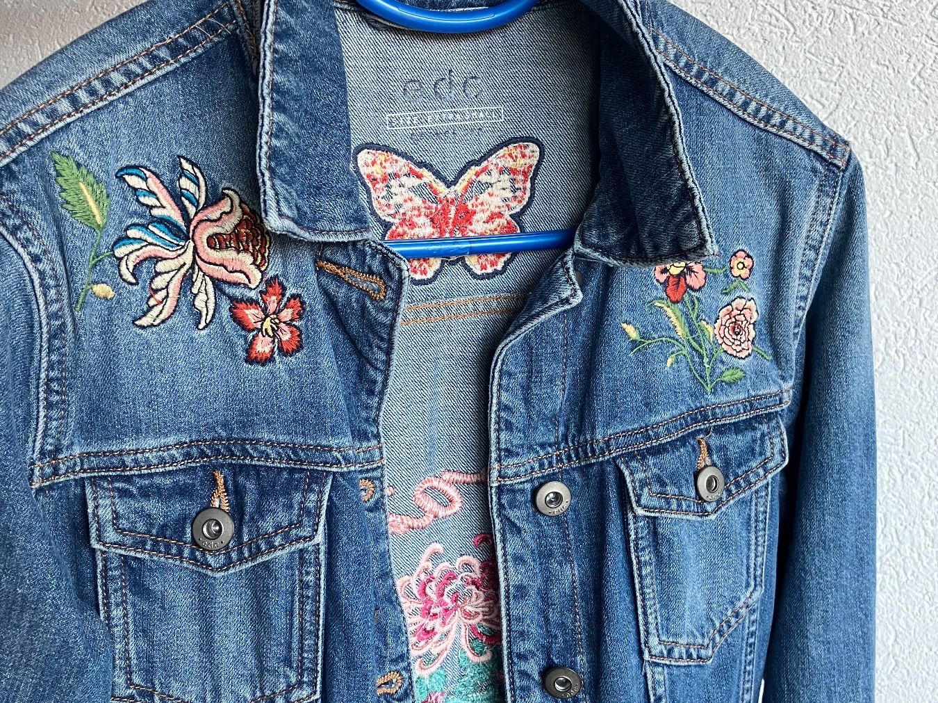 Jacken: MODISCHE JEANS - JACKE (e d c) – Gebraucht aus Fahrwangen von Anna_33