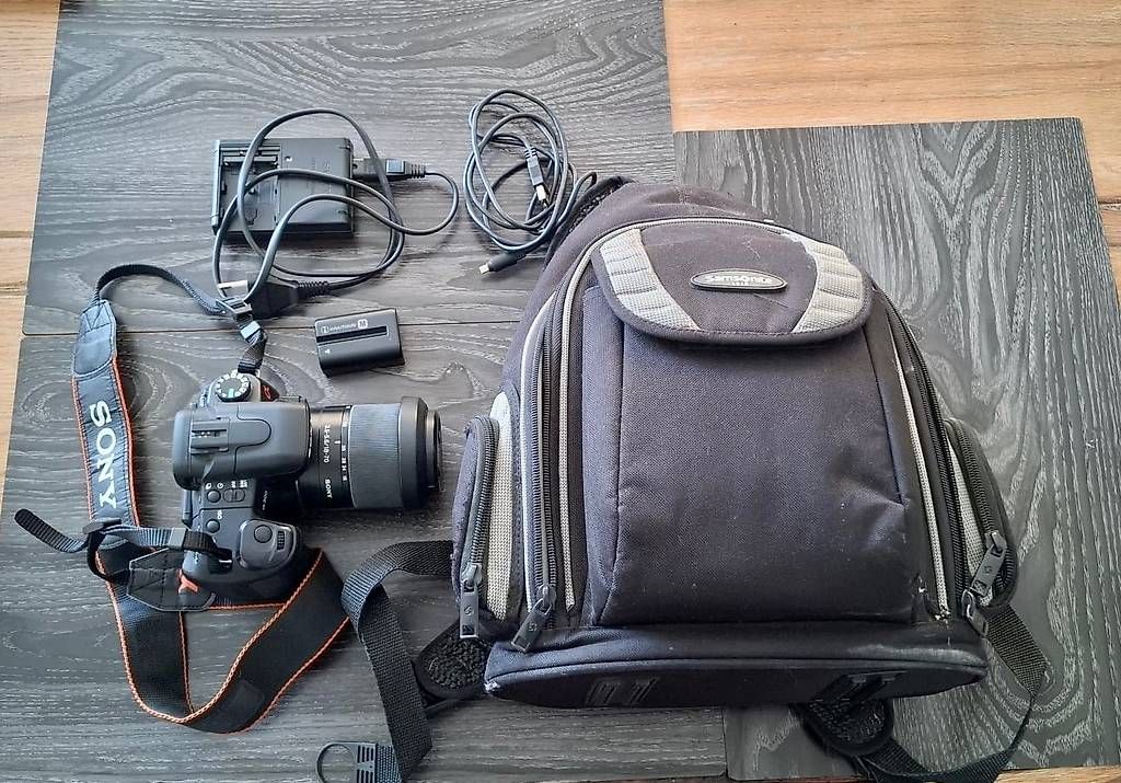 Fotocamera: Sony-Alpha-Spiegelreflexkamera – Usato da Fehraltorf venduto da Marlene4