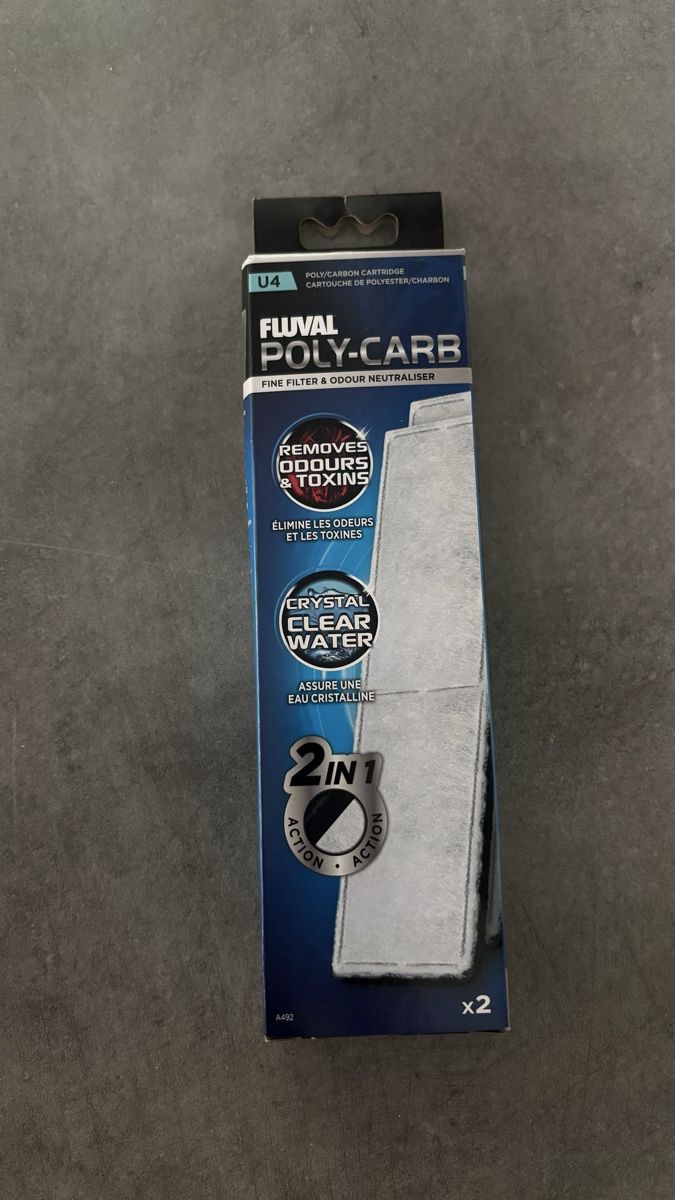 Fluval Filtri: Filterkartuschen Fluval Poly-Carb U4 2 Stück neu – Nuovo e nell'imballaggio originale da Niederrohrdorf venduto da Aldi01