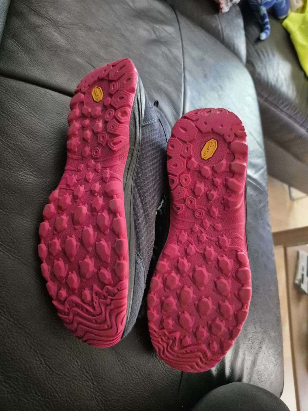 Vibram Scarpe da donna: Wanderschuhe Vibram Gr. 38 – Usato da Oberweningen venduto da Bumblebee2 2