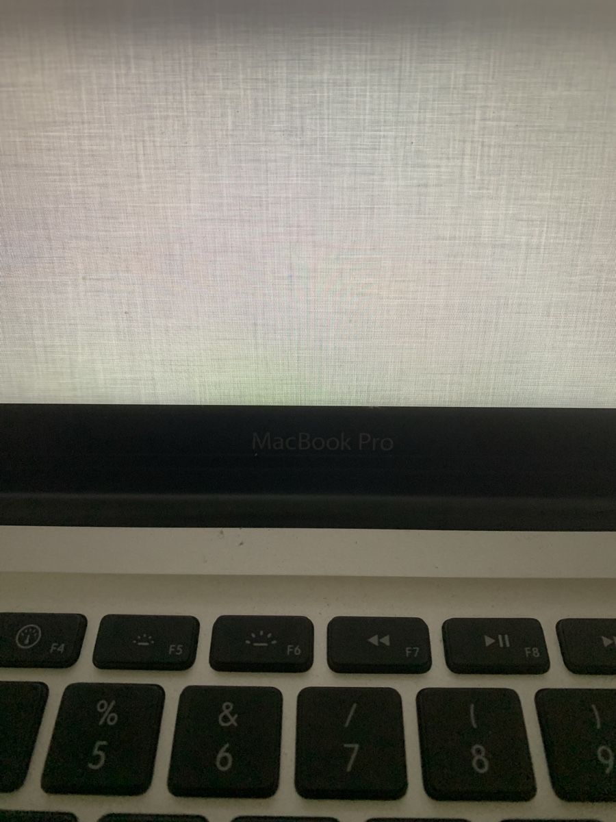 Apple Notebooks: Uraltes MacBook Pro 15‘‘ – Defekt aus Wettingen von hoefner 1