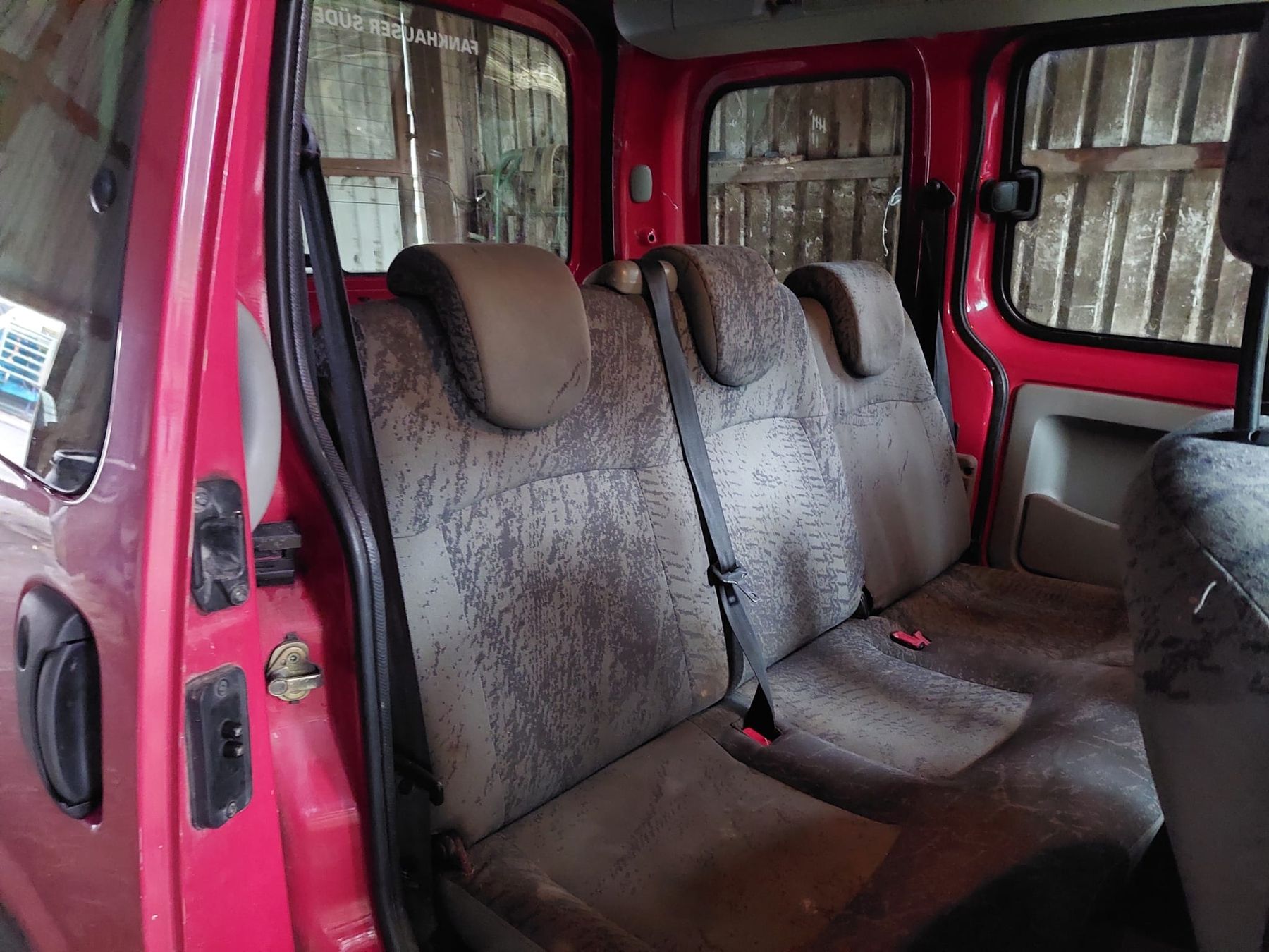Automobili: Renault Kangoo – Usato da Unterseen venduto da 34unterseen34 2