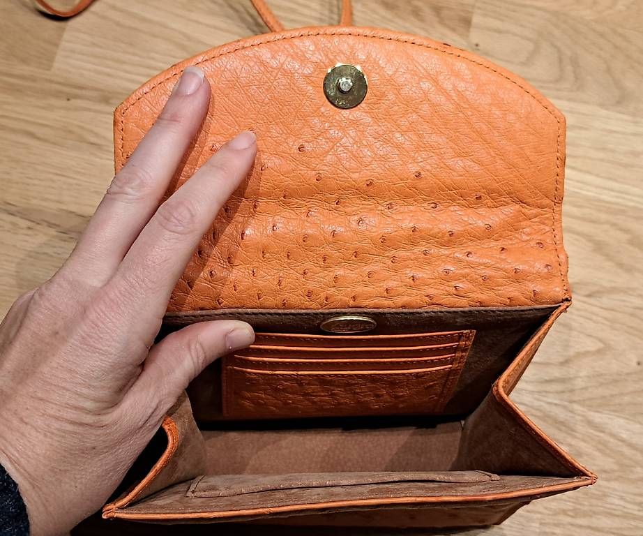Taschen für Damen: Straussenleder-Handtasche – Gebraucht aus Schwerzenbach von marliesziegler 1
