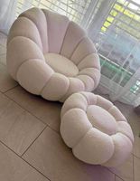 Moderne Teddy-Sessel mit Hocker Sehr guter Zustand
