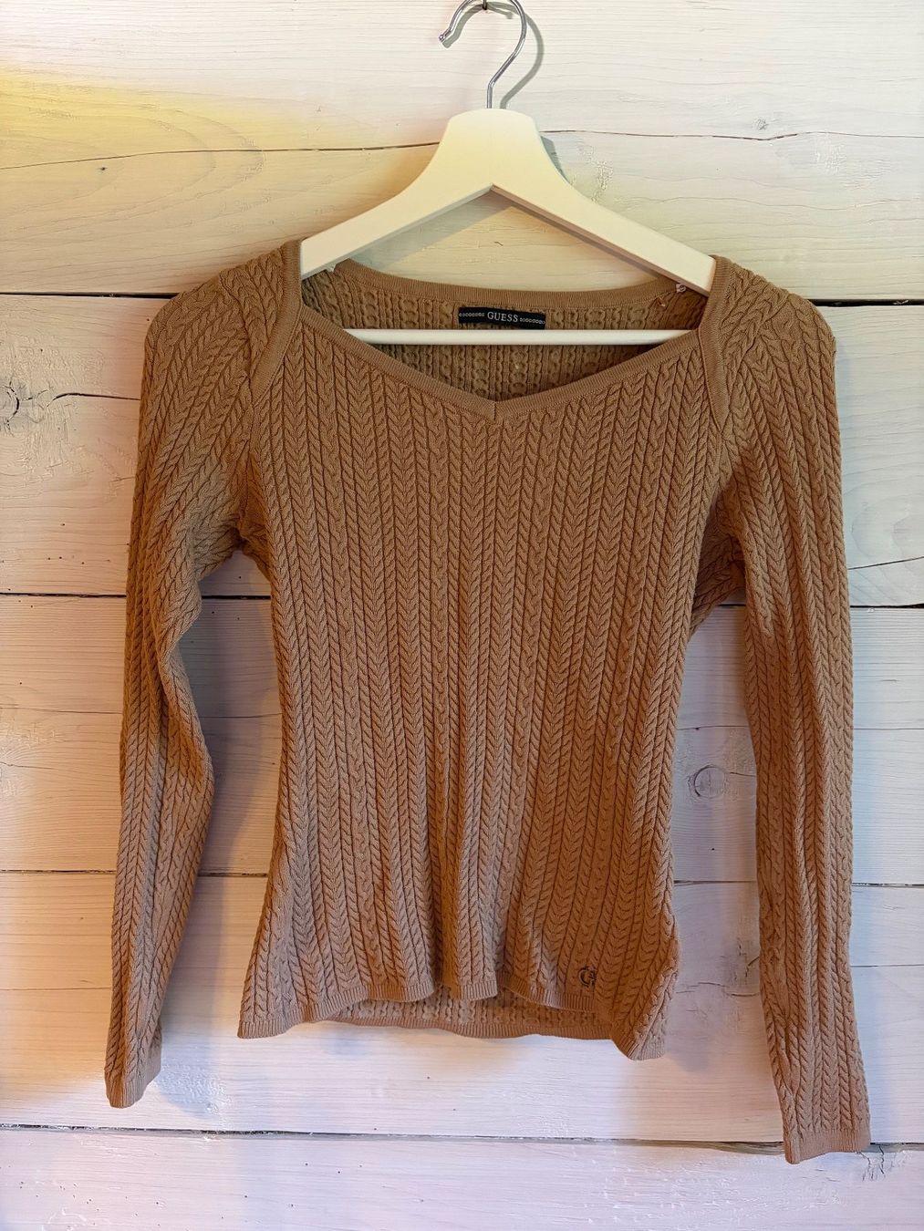 Guess Pullover & Sweatshirts: Beiger Zopfstrickpullover von Guess in Gr. S – Gebraucht aus Flumserberg Saxli von anrosicarpediem