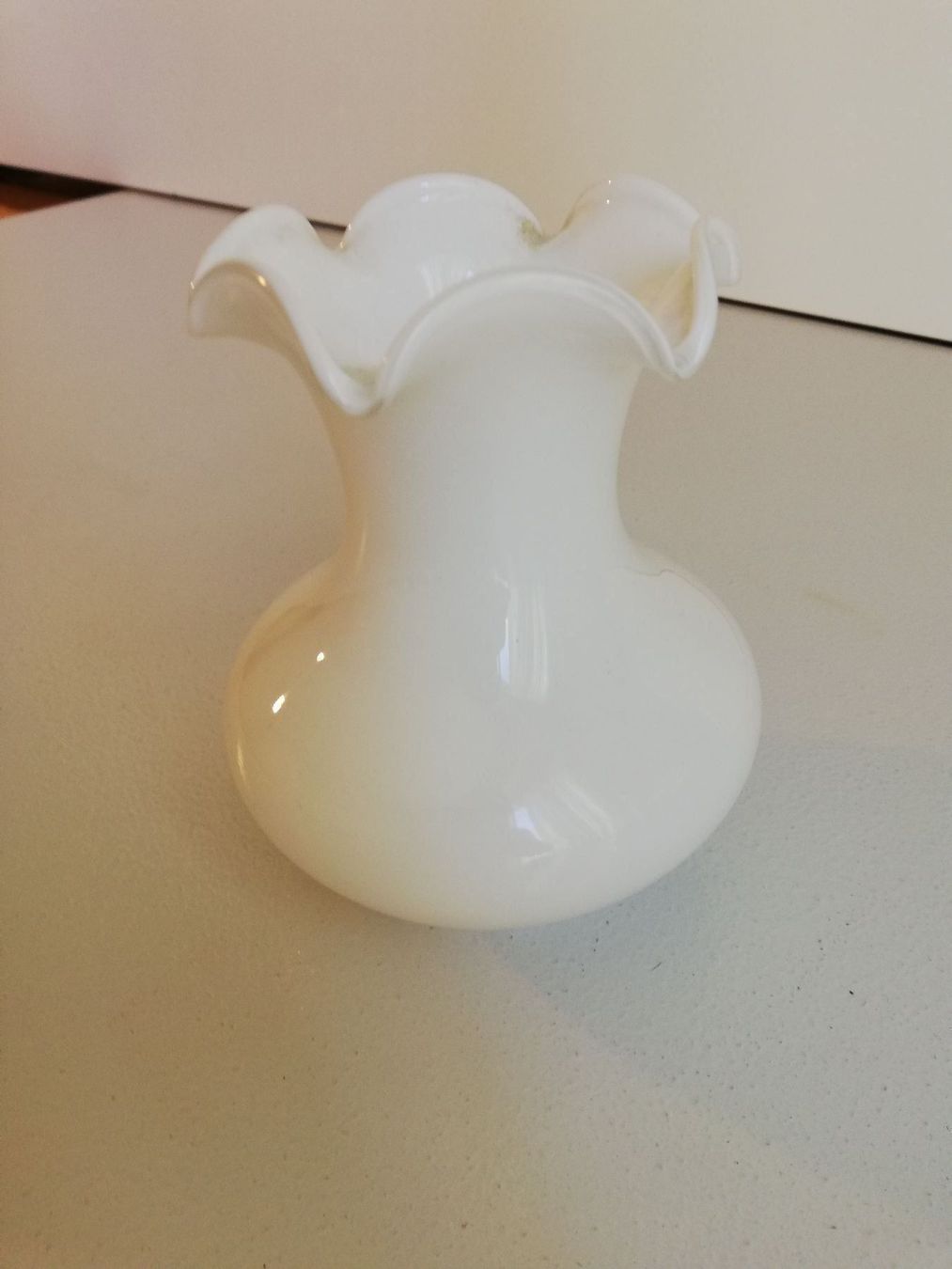 Vasi & Recipienti: Vase Glas Weiss – Nuovo (secondo la descrizione) da Zuerich venduto da lichti 1