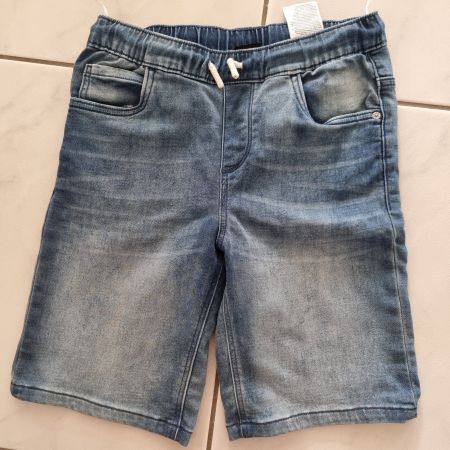 Bequeme tolle kurze Shorts für coole Jungs Gr .146
