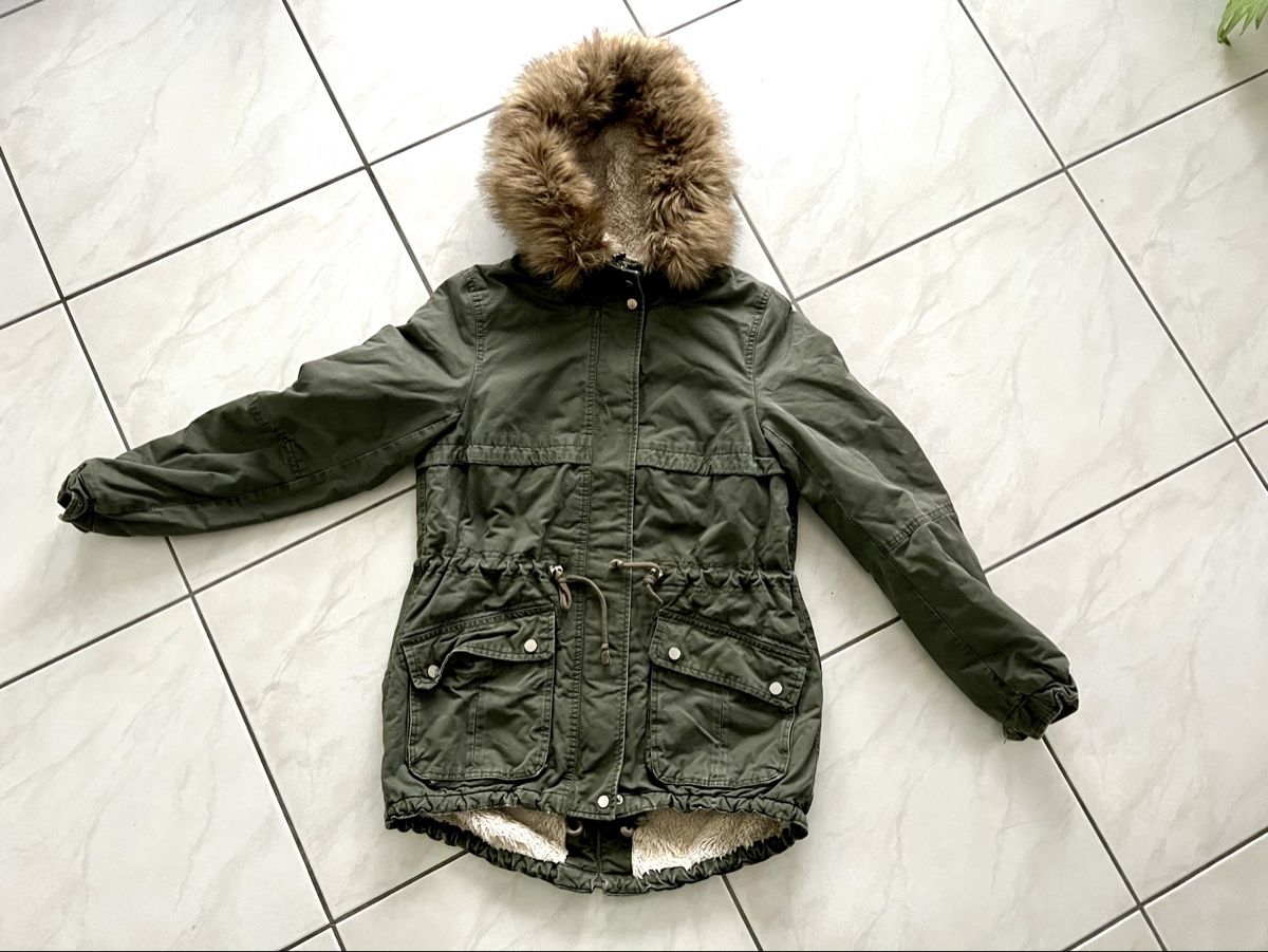 Giacche: Warmer Winterparka Gr. 36 mit Kapuze – Usato da Ennetbürgen venduto da seventy01