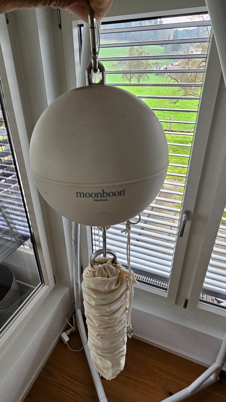 Moonboon Sdraiette & Sdraiette a dondolo: Federwiege Moonboon mit Gestell und Motor – Usato da Altishofen venduto da Dmorphi 1