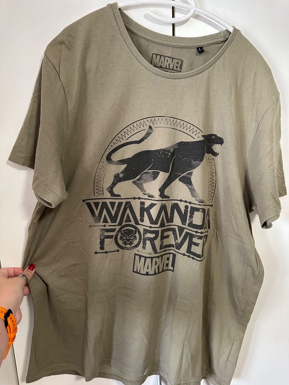 T-shirt: Wakanda Forever T-Shirt (L) – Nuovo (secondo la descrizione) da Schaan venduto da Hermine2018