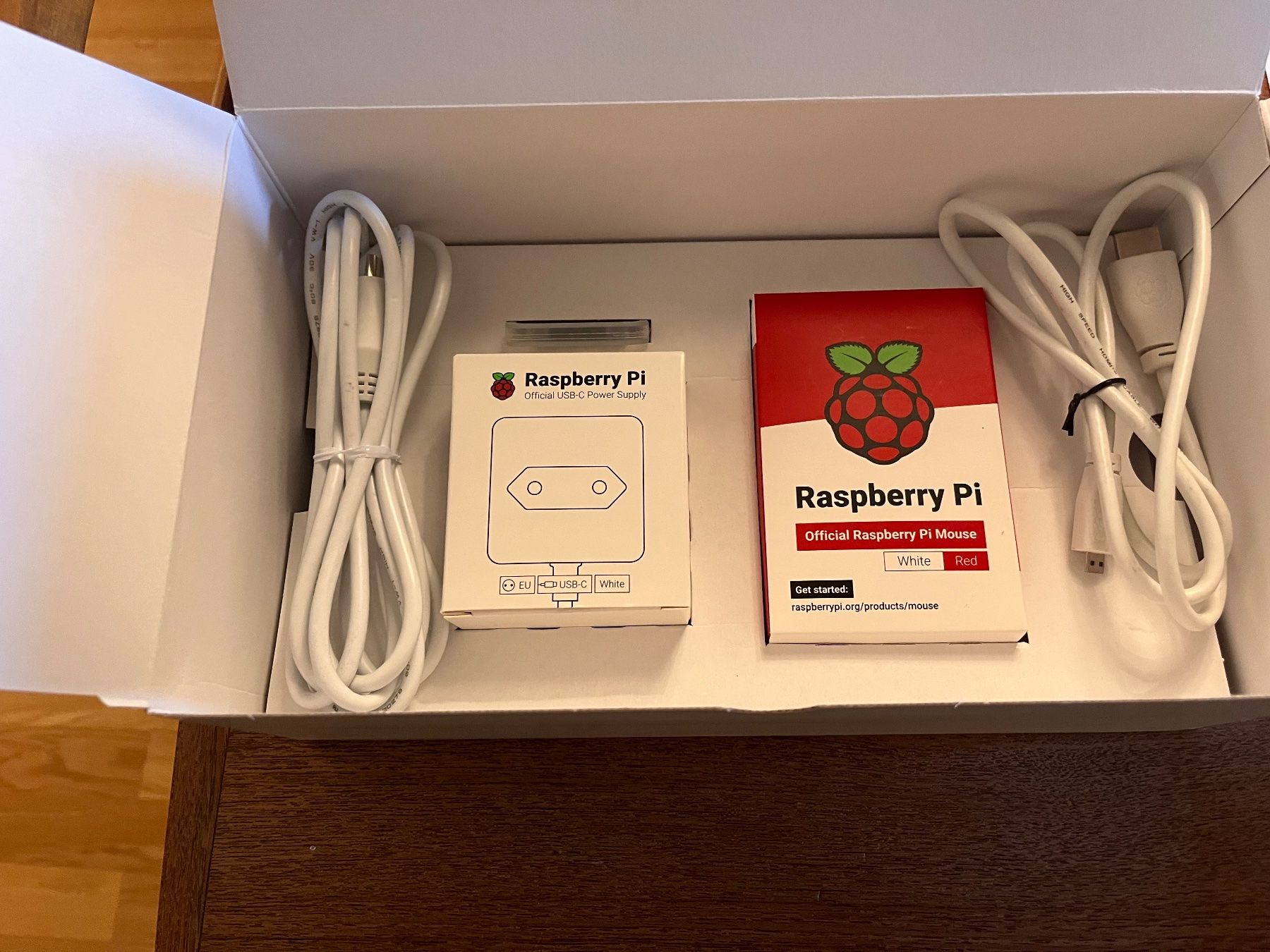 Raspberry Pi PCs: Raspberry Pi 400 PC-Kit – Neuf avec emballage d'origine à Bern par Phylaxe 1