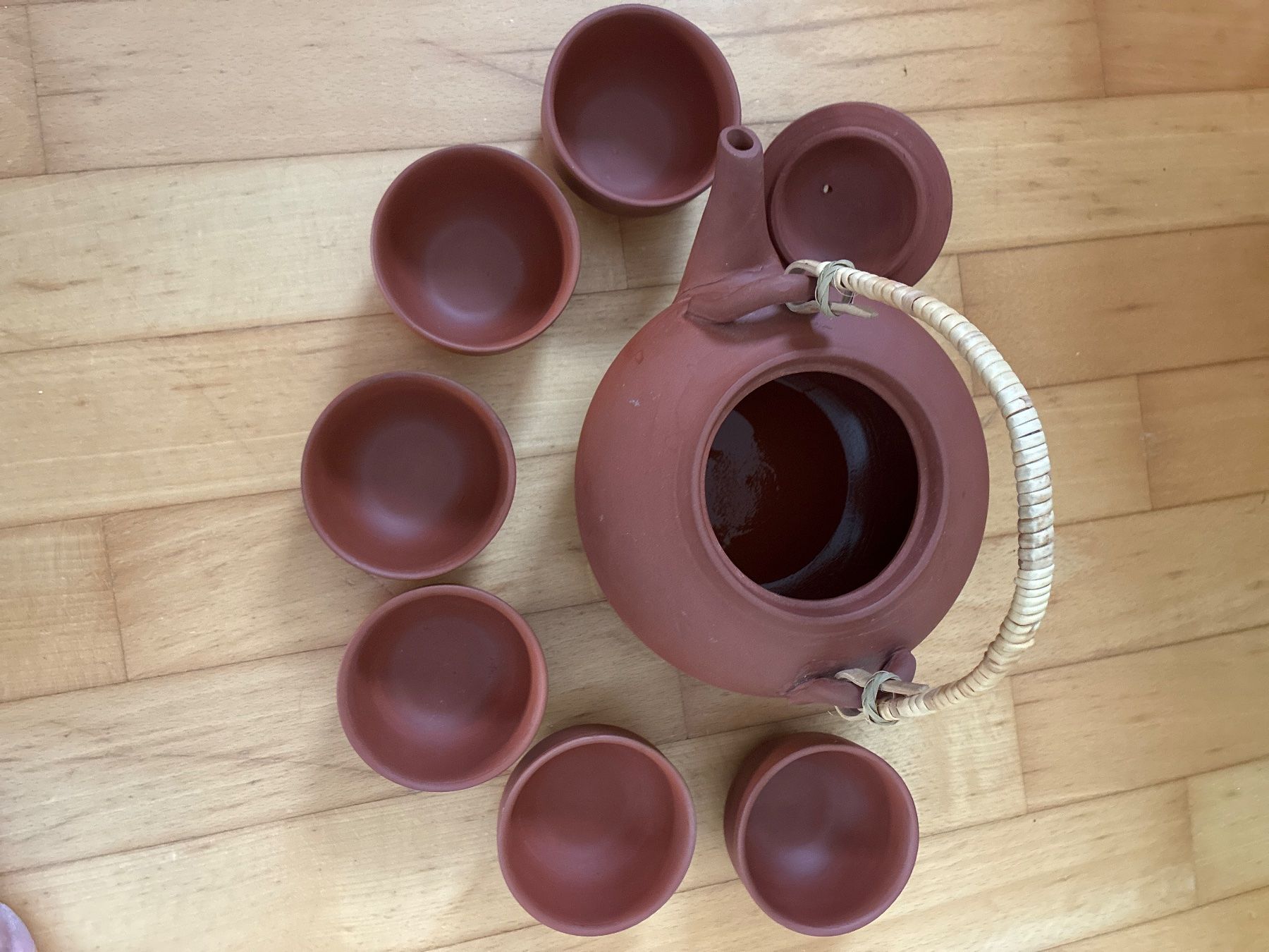 Set di piatti: Teeservice aus Ton – Usato da Abtwil SG venduto da mutts1