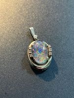 Anhänger Opal mit Weissgold Einfassung 585er mit Steinen