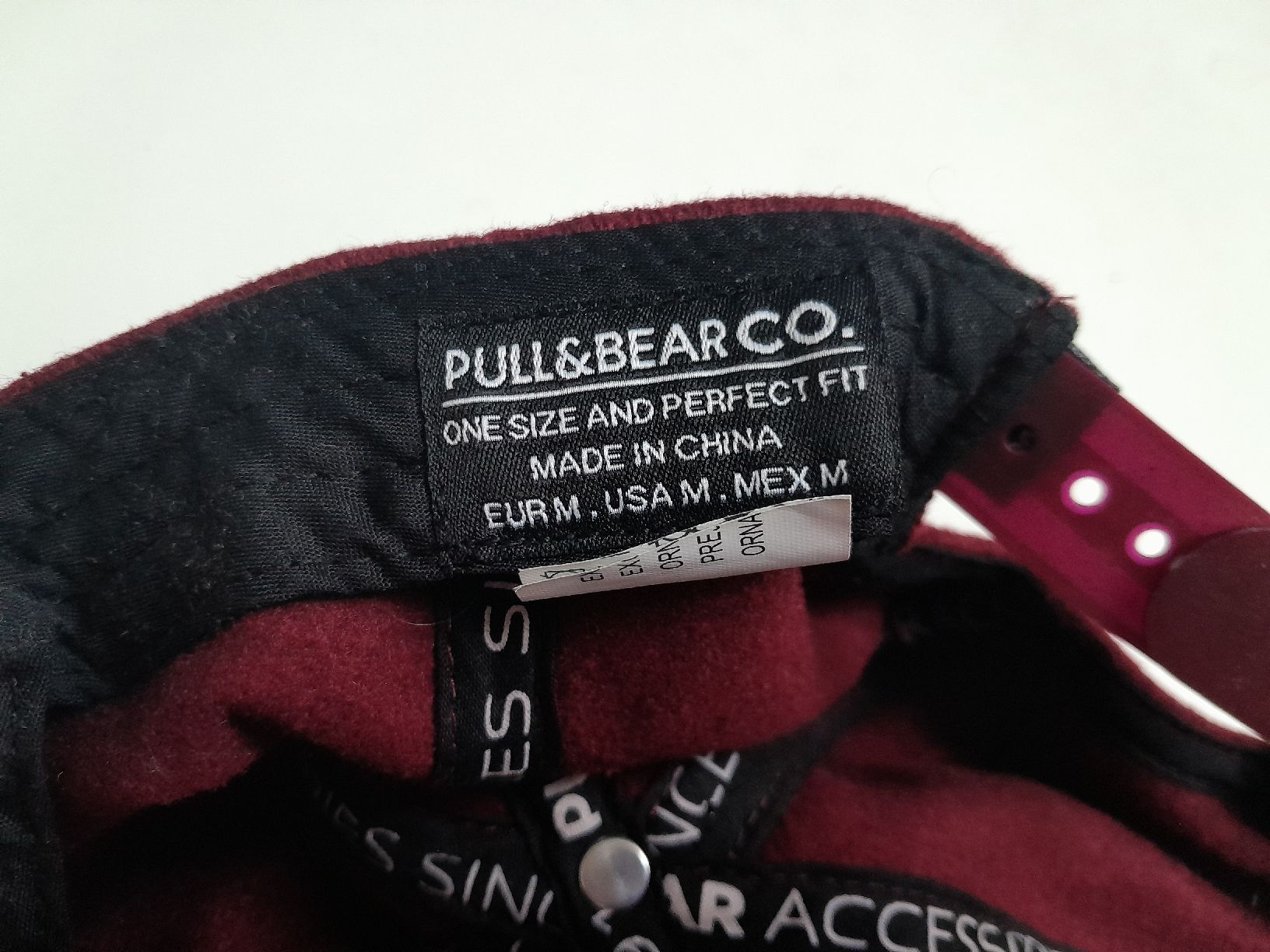 Copricapi, berretti & cappellini: casquette Bordeaux taille M – Usato da Genève venduto da ang_fd8z 3