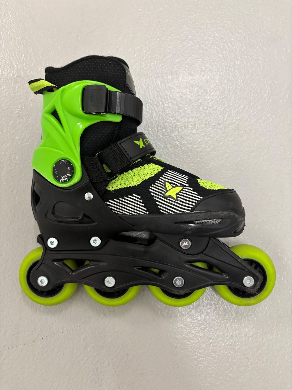 Patins à roul. & inline: Inline Skates Kinder mit Protektoren-Set – D'occasion à Hettlingen par harley4ever 6