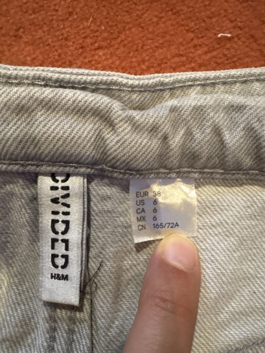 H&M Jeans: Neue Baggy Jeans – Nuovo (secondo la descrizione) da Affoltern am Albis venduto da tam_5vn5 1