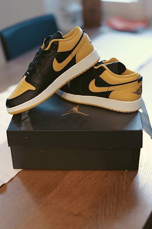 Herrenschuhe: Jordan 1 Schuhe grösse 38.5 – Neu und originalverpackt aus Weesen von New-Level-Fitness