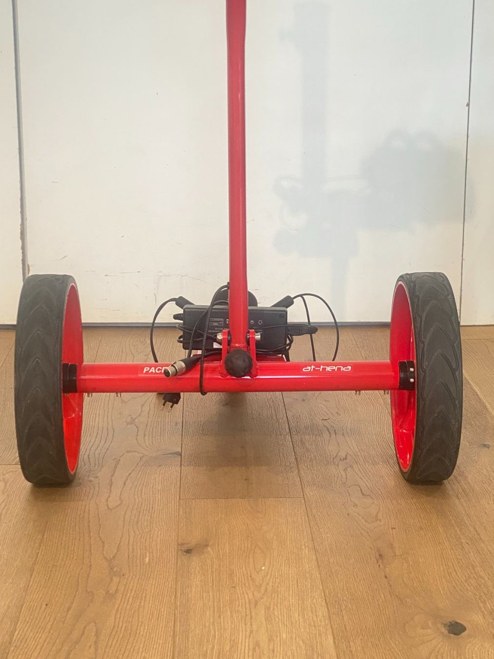 At-Hena Trolley: at-hena Elektro Golf Trolley PACE rot – Usato da Dietikon venduto da at-hena 2