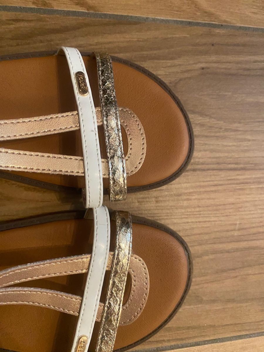 Scarpe per ragazze: Sandalen für Mädchen Gr35 – Usato da Hinwil venduto da jua_t8vd 1