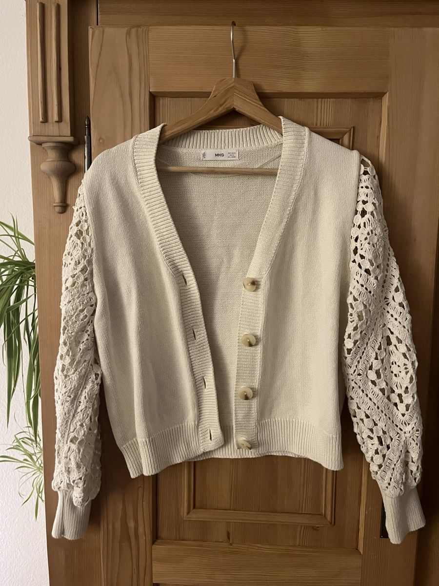 Mango Pullover & Sweatshirts: Strickjacke Mango Gr. M Spitzenärmeln 100% Baumwolle – Gebraucht aus Zürich von MrsWollishofen