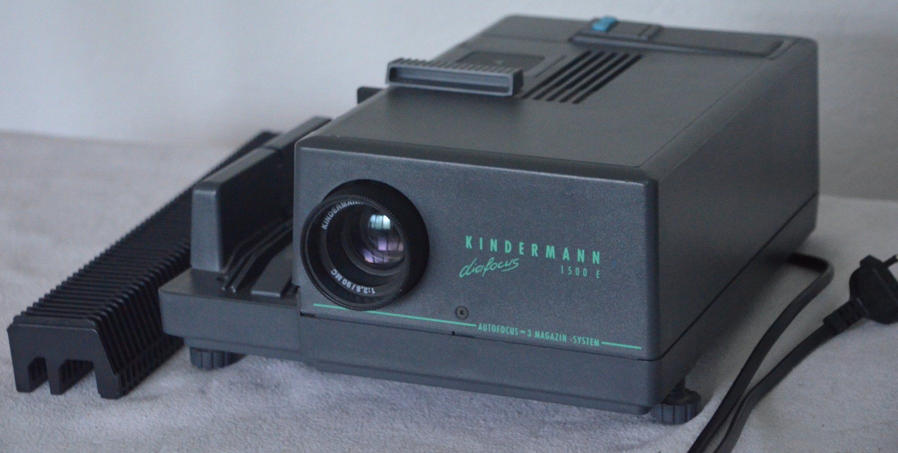 Videoprojektoren: Kindermann 1500E Diafocus Diaprojektor / Projecteur – Gebraucht aus Collonges von arashee 2