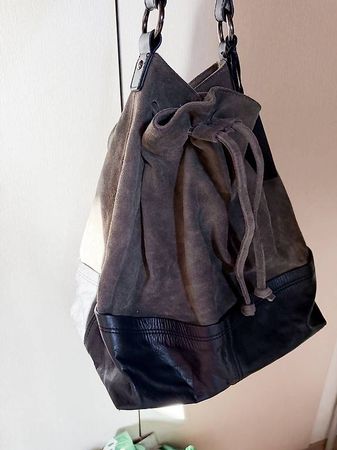 Wildleder Handtasche von Zign in Taupe