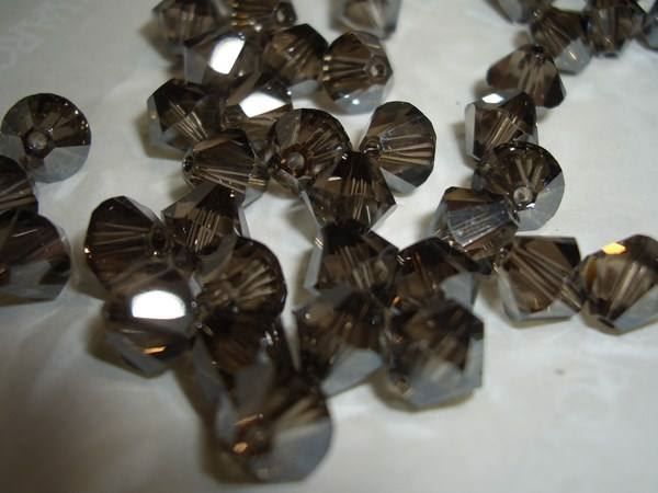 Perlen (unechte): 20 Perlen Glas bicone 6mm rauchquarz – Neu (gemäss Beschreibung) aus Alpnachstad von perlengaby
