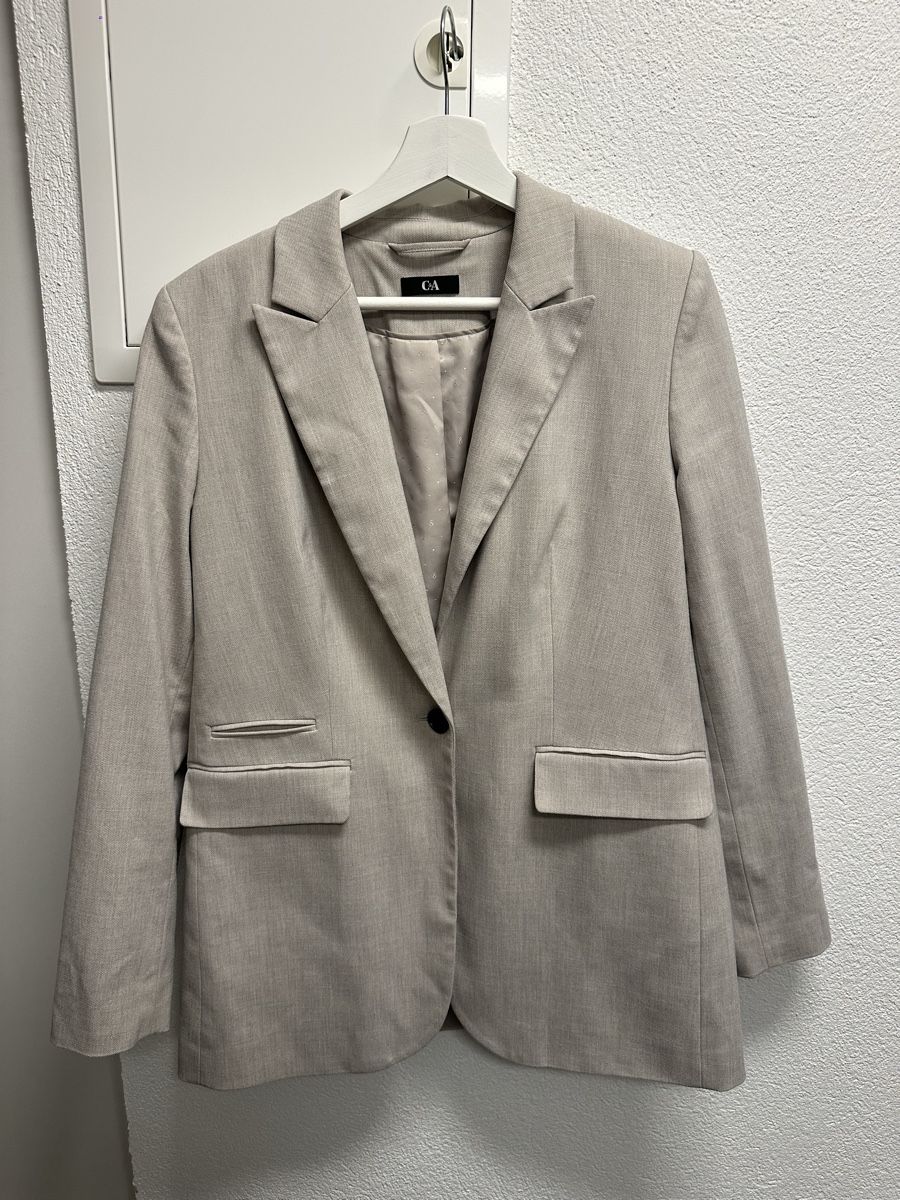 Giacche: Sehr schöner, beiger Blazer (Jacke)  – Nuovo (secondo la descrizione) da Volketswil venduto da hal_65hj
