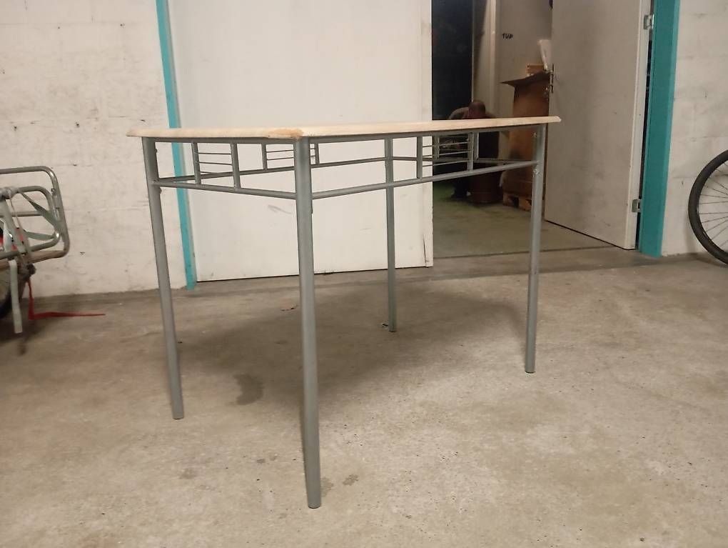 Tische: Tisch – Gebraucht aus Basel von Petergunn 2