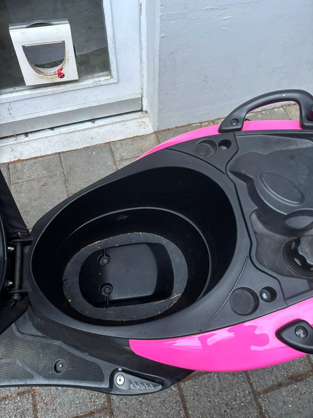 Yamaha Scooter: Yamaha Roller Pink Guter Zustand – Usato da Wil SG venduto da ann_5rd9 3