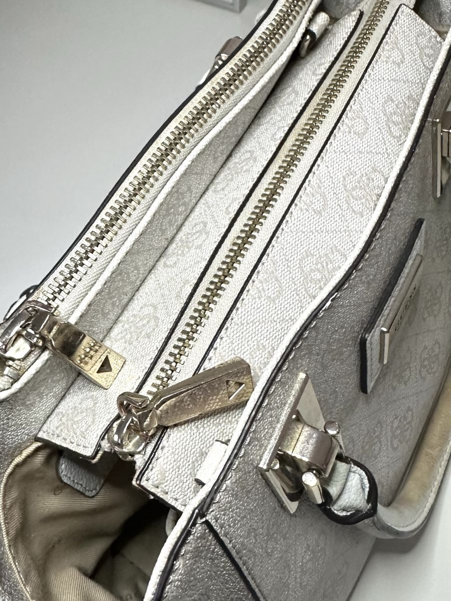 Guess Taschen für Damen: Guess Tasche – Gebraucht aus Uetikon am See von jael_87 2