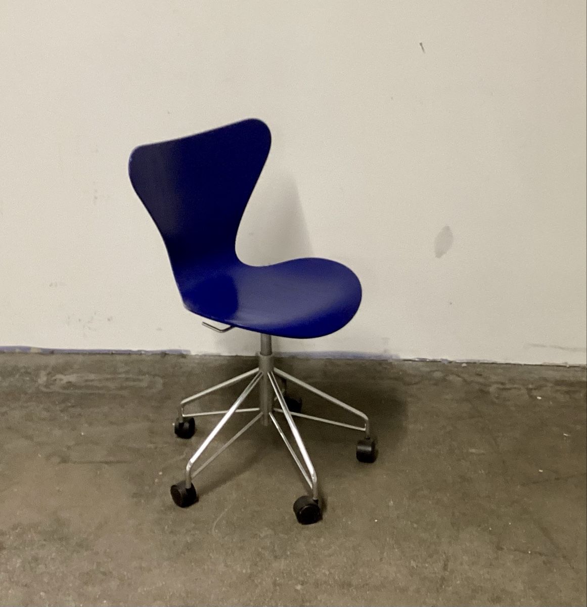Fritz Hansen Stühle: Originaler Bürostuhl Arne Jacobsen – Gebraucht aus Burgdorf von swintila 2