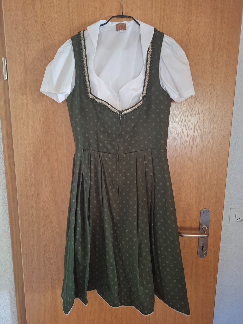 Vestiti: Dirndl Baumwolle Grösse 42 – Usato da Bowil venduto da DELEULEU 1
