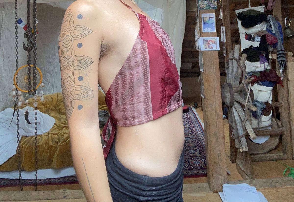 Top: 100% Seide Top reversible aus Indien – Usato da Rehetobel venduto da Norea69 1